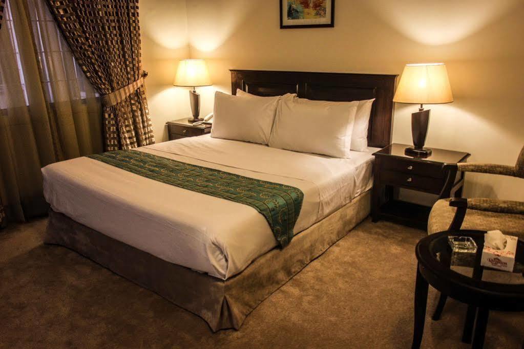 Royalton Hotel Rawalpindi Exterior photo