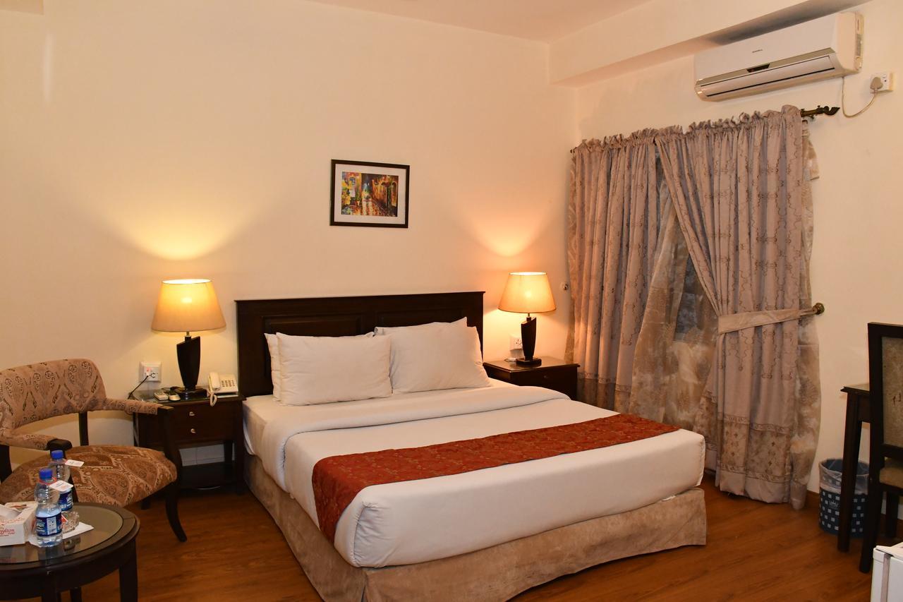 Royalton Hotel Rawalpindi Exterior photo